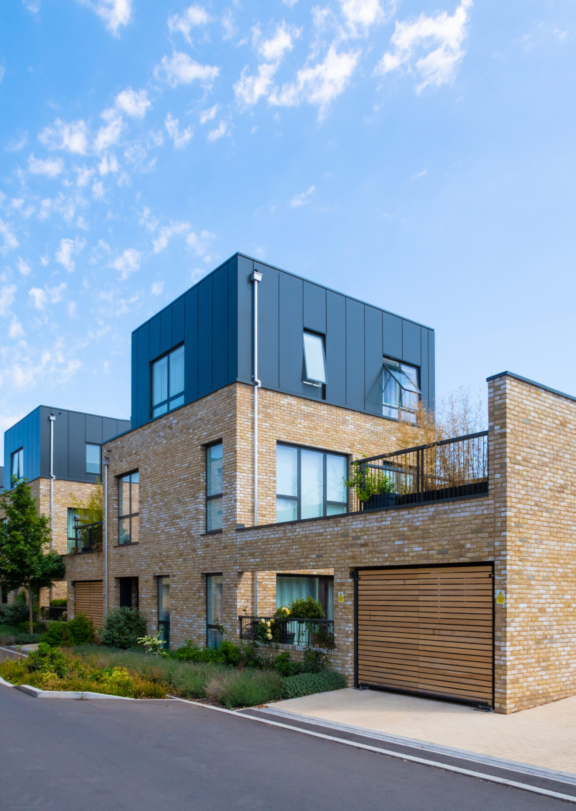 Newly,Built,Brick,Housing,In,The,Uk,With,Flat,Roof